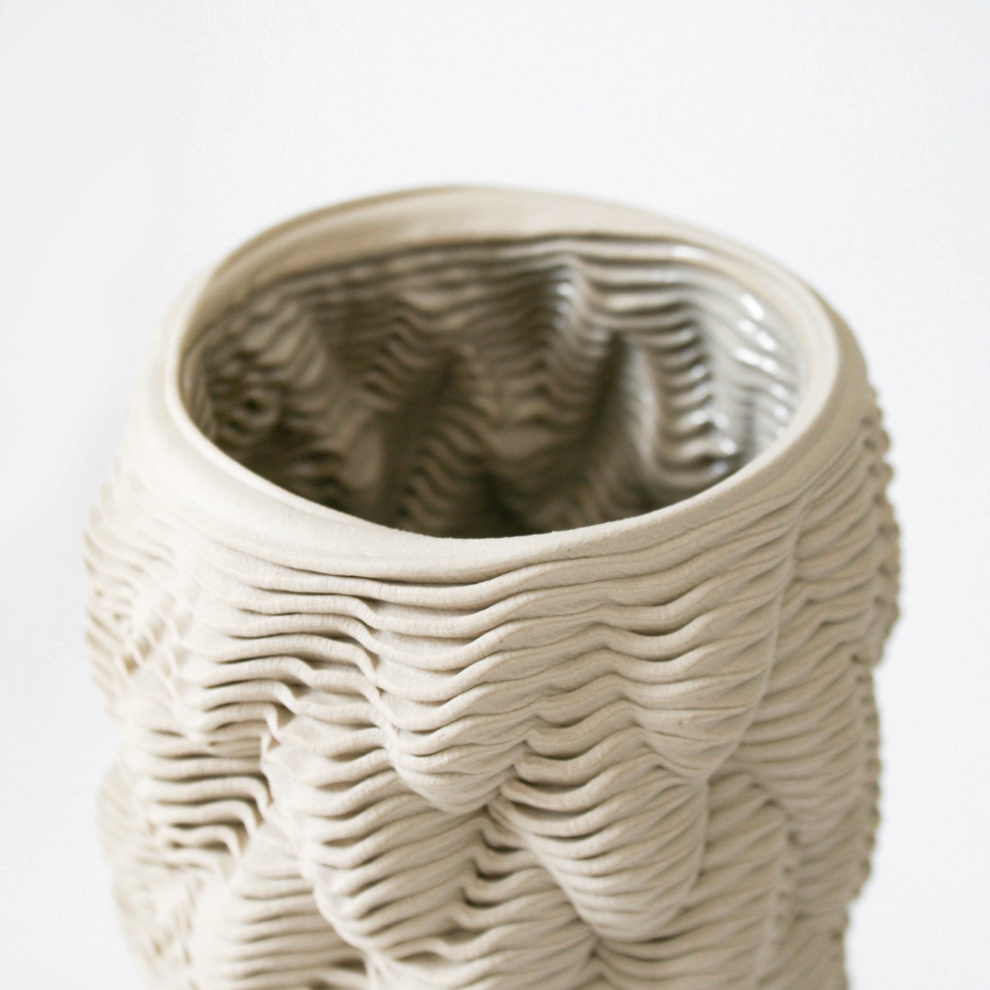 
                  
                    Ceramic Vase closeup 3D Printed with ice cream nozzle 
                  
                
